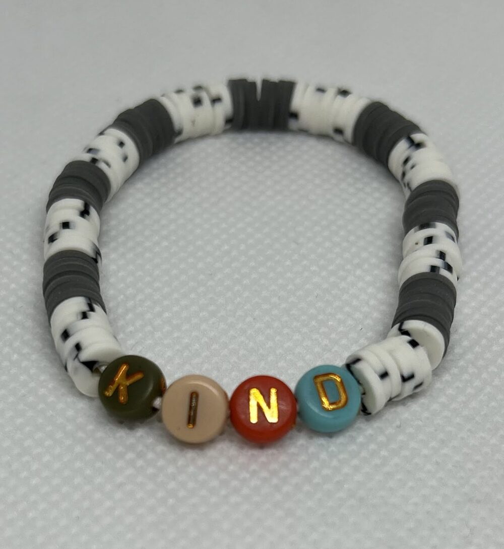 Clay Bracelet in white & Gray. It has the word kind in the pic. but you can customize to any name or word & Size. Measure Wrist or Ankle then we will add slack to hang/.