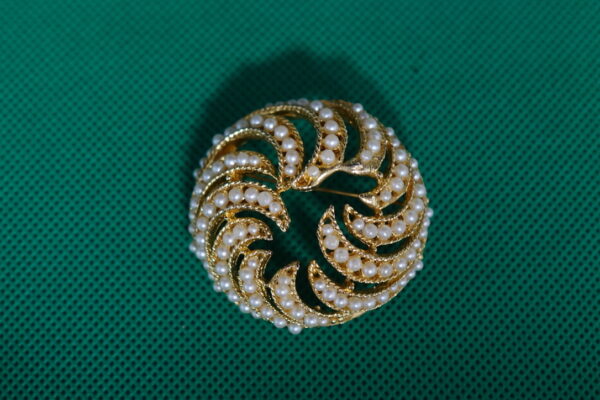 1950's  Faux Seed Pearl Brooch - Image 2