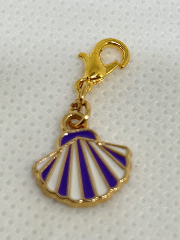 Charm Blue, white & gold shell